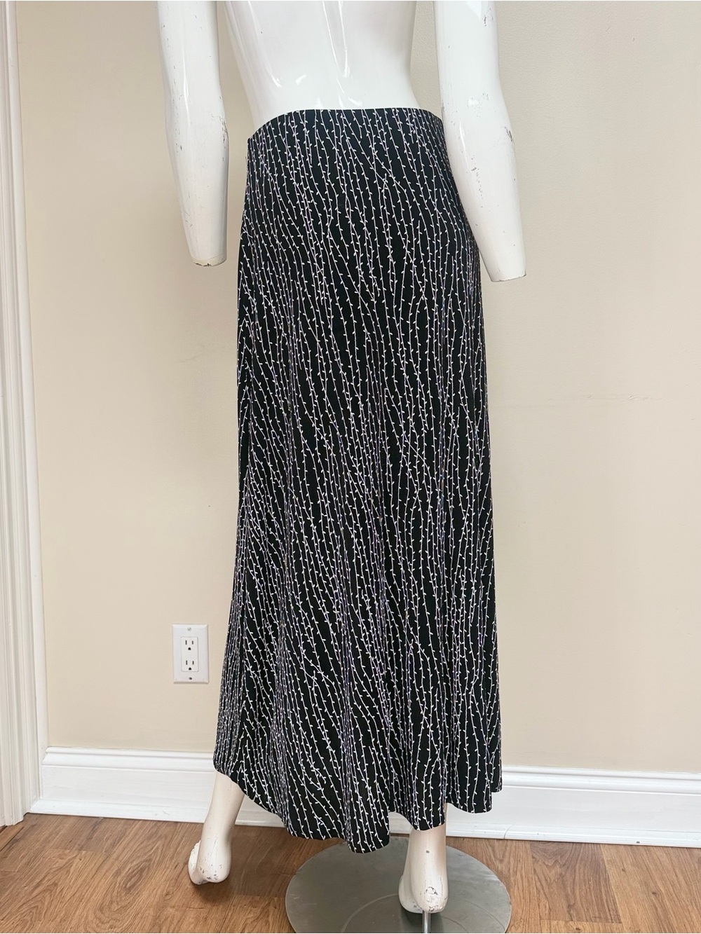 Vintage ES•SE USA Maxi Skirt Medium Black Vine Floral Print Front Button Slit - Picture 2 of 11